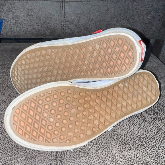 Vans - Picture 4 of 5